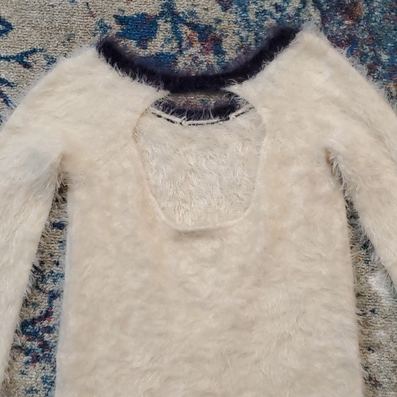 Chaser Fuzzy Eyelash Open Back Sweater - XS - Picture 2 of 6